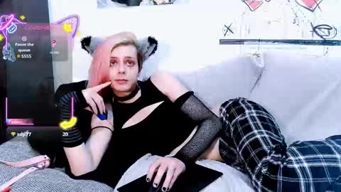 Snapshot of littlepinkcat chatting on 10, 10, 2025 Felix online show from 10, 10, 2025