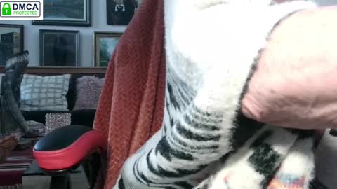 Miss D   Shows Mon Wed  Fri online show from 8, 1, 2025