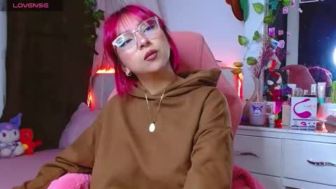 Snapshot of littlerouse_ chatting on 22, 11, 2025 Ruby Rouse online show from 22, 11, 2025