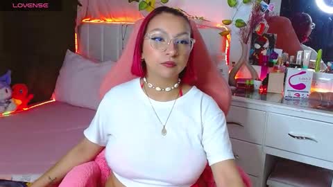 Snapshot of littlerouse_ chatting on 23, 11, 2025 Ruby Rouse online show from 23, 11, 2025