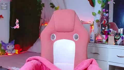 Snapshot of littlerouse_ chatting on 25, 11, 2025 Ruby Rouse online show from 25, 11, 2025