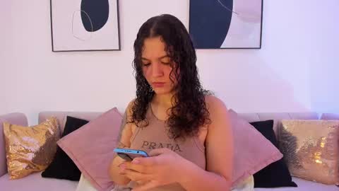 Snapshot of littlesoffi_gh chatting on 19, 2, 2025    online show from 19, 2, 2025