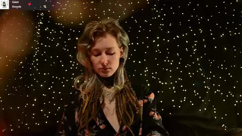 Niki  free tg channel with some photos gifs and info about streams  online show from 1, 4, 2026