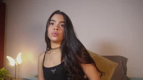 littletammy_ online show from 19, 4, 2026