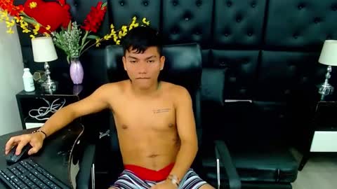 littletommy01 online show from 19, 2, 2025