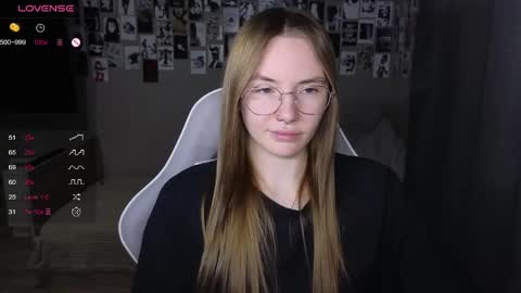 Snapshot of littlevildevil chatting on 24, 4, 2026 Eliana online show from 24, 4, 2026