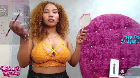Snapshot of litzy_curly chatting on 15, 12, 2024 Litzy online show from 15, 12, 2024
