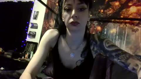 Snapshot of livmirage chatting on 5, 2, 2025 Liv Mirage online show from 5, 2, 2025