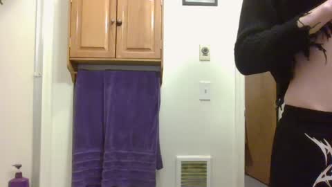 Snapshot of livmirage chatting on 24, 2, 2025 Liv Mirage online show from 24, 2, 2025