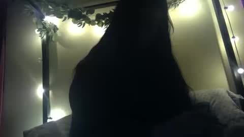 Snapshot of livmirage chatting on 19, 10, 2025 Liv Mirage online show from 19, 10, 2025