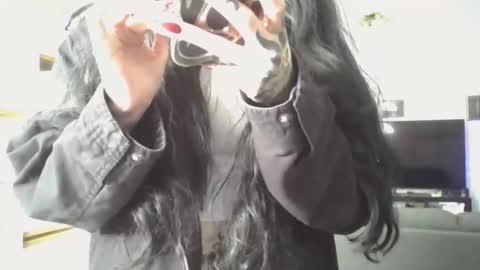 Snapshot of livmirage chatting on 8, 11, 2025 Liv Mirage online show from 8, 11, 2025