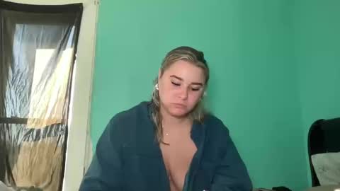 Snapshot of livvymack chatting on 10, 10, 2025 Livvy online show from 10, 10, 2025