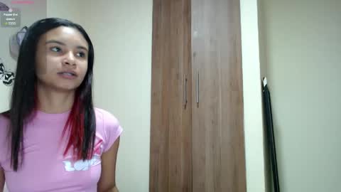 Snapshot of liz7skinny chatting on 4, 6, 2026 Liz7skinny online show from 4, 6, 2026