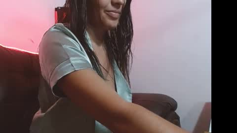 Snapshot of liz_fe chatting on 18, 2, 2025 liz_fe online show from 18, 2, 2025