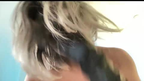 Snapshot of lizambarr chatting on 18, 11, 2025 Lizeth online show from 18, 11, 2025