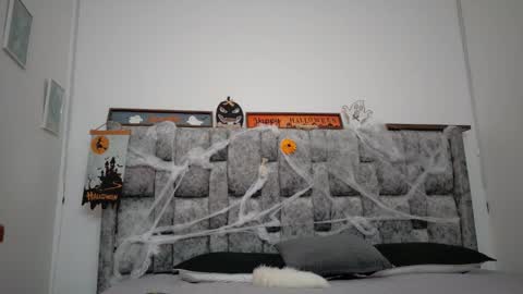 Snapshot of lizbeth_ross chatting on 28, 10, 2025 LIZBETH ROSS online show from 28, 10, 2025