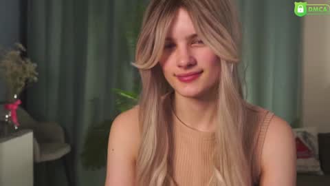 Snapshot of lizbethcoll chatting on 5, 2, 2025 Sunnheart online show from 5, 2, 2025