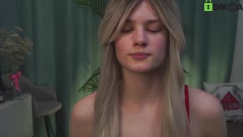 Snapshot of lizbethcoll chatting on 25, 2, 2025 Sunnheart online show from 25, 2, 2025