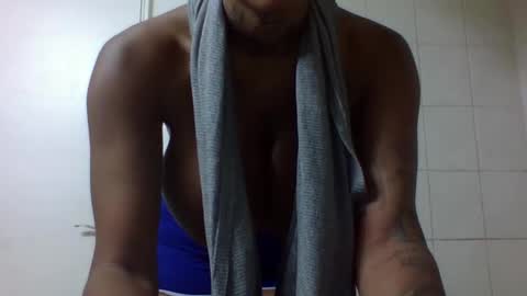 Snapshot of lizbronx17 chatting on 18, 9, 2025 aasheystar online show from 18, 9, 2025