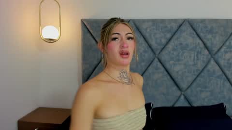Snapshot of lizz_luna chatting on 7, 12, 2024 lizz_luna online show from 7, 12, 2024