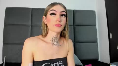 Snapshot of lizz_luna chatting on 16, 10, 2025 lizz_luna online show from 16, 10, 2025