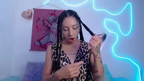 Lizza Scott online show from 6, 3, 2025