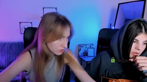 lizzie_boom online show from 3, 10, 2025