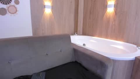 lizzie_williamss online show from 13, 3, 2026