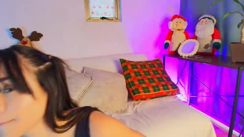 Snapshot of lizzy_kane chatting on 4, 12, 2025 lizzy_kane online show from 4, 12, 2025