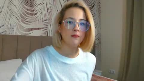 lizzysin online show from 16, 4, 2026