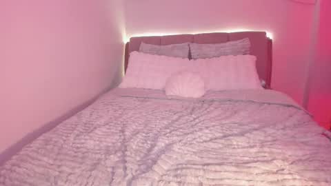 Snapshot of lm_kloeeh chatting on 30, 9, 2025 Kloe see you 28-11  to celebrate my birthday online show from 30, 9, 2025