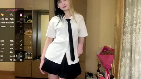 Lana online show from 10, 4, 2026