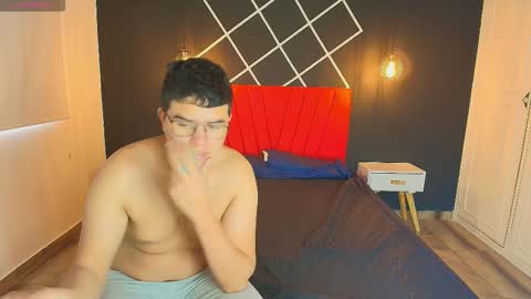 Logan and Chloe online show from 24, 11, 2025
