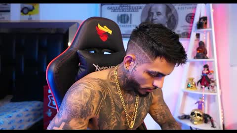 logan_hugh8 online show from 3, 3, 2025