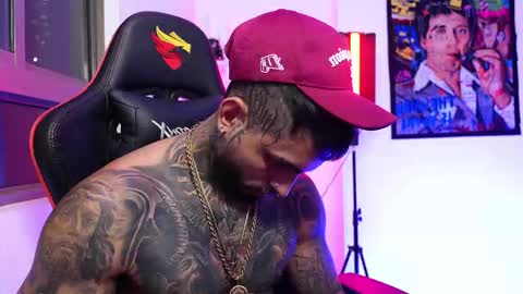 logan_hugh8 online show from 9, 11, 2025