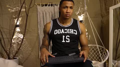 logan_varela online show from 12, 9, 2025