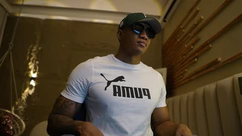 logan_varela online show from 19, 4, 2026