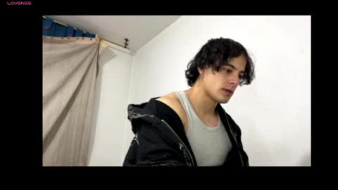 Snapshot of logann_x3 chatting on 7, 6, 2026 Logan online show from 7, 6, 2026