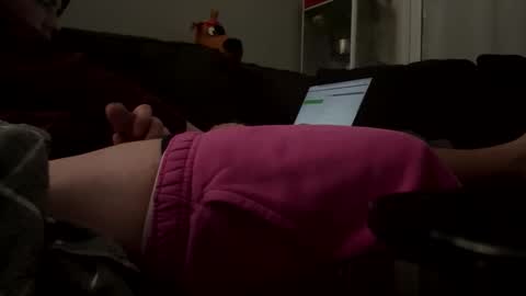 Snapshot of loganthomas21 chatting on 19, 10, 2025 loganthomas21 online show from 19, 10, 2025