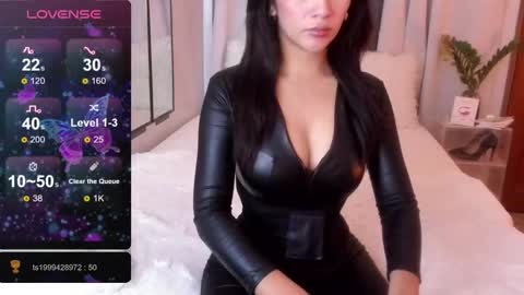Snapshot of loisewilliams chatting on 25, 2, 2026 Mistress L online show from 25, 2, 2026