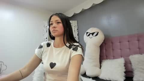 Lola  online show from 15, 10, 2025