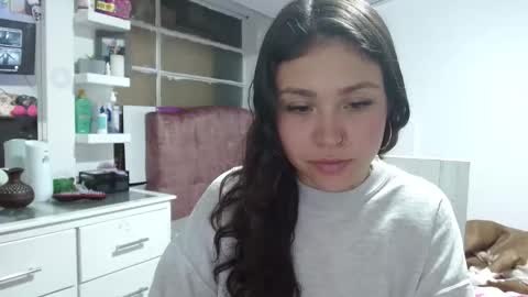 Lola  online show from 26, 10, 2025