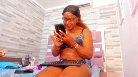 Lola online show from 27, 2, 2025