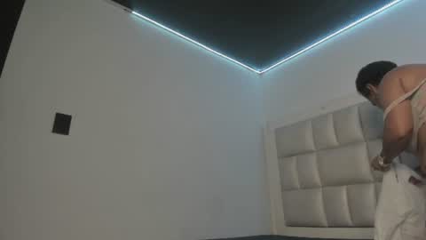 lola_js online show from 21, 7, 2026