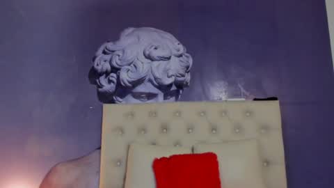 lola red online show from 28, 1, 2025