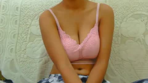 Snapshot of lolaa_darling chatting on 15, 1, 2025 lolaa online show from 15, 1, 2025