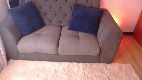 lolaandcamille online show from 10, 3, 2025