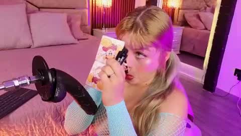 Snapshot of lolaangellx chatting on 23, 6, 2026 Lola Angel online show from 23, 6, 2026