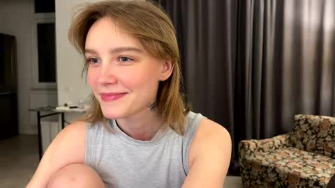 lolaatatee online show from 18, 5, 2026
