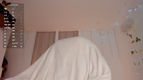 Snapshot of lolaberry_ chatting on 27, 1, 2025  Lola Berry  online show from 27, 1, 2025